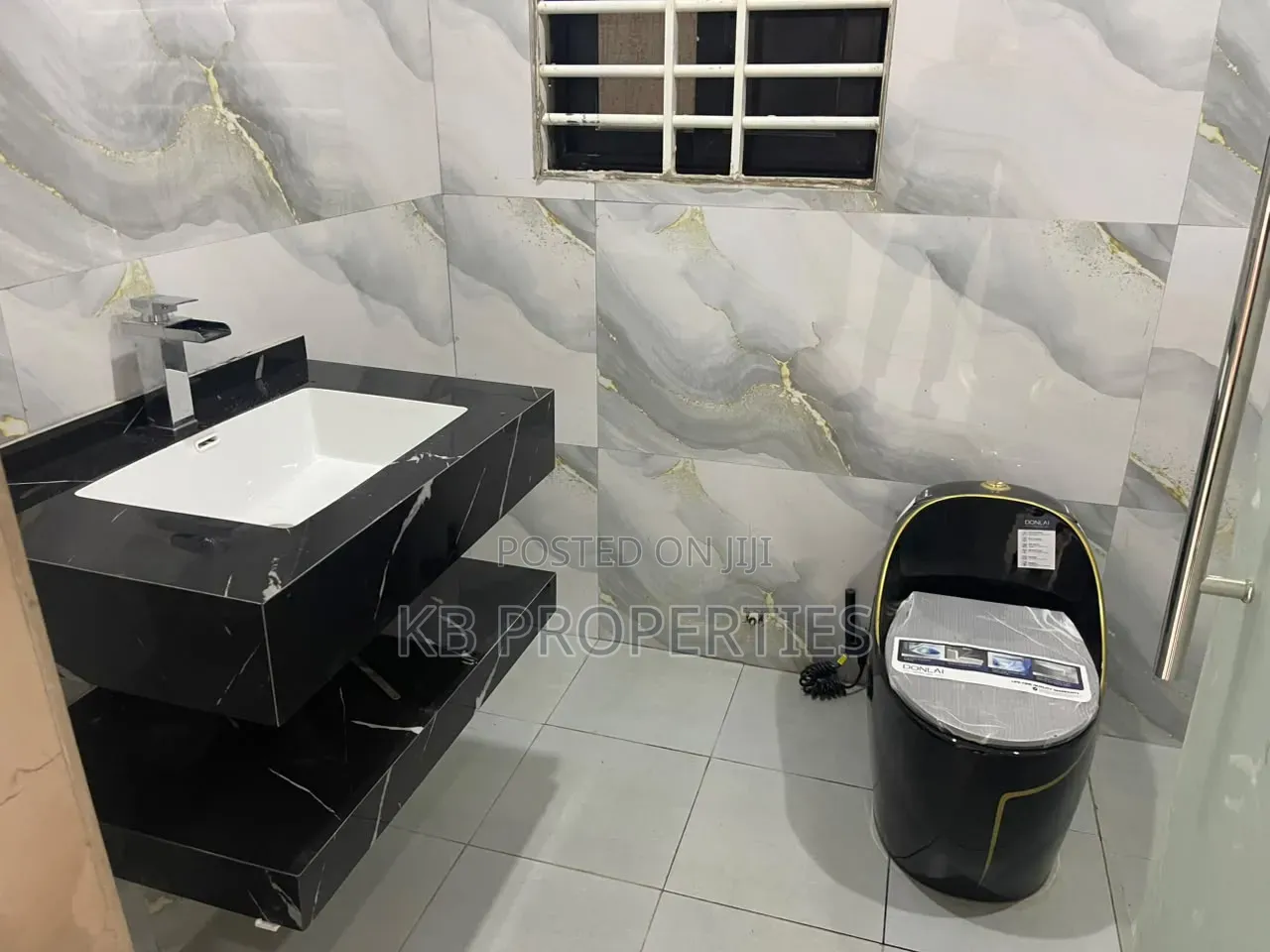 3bdrm House in Kb Properties, Lashibi for sale