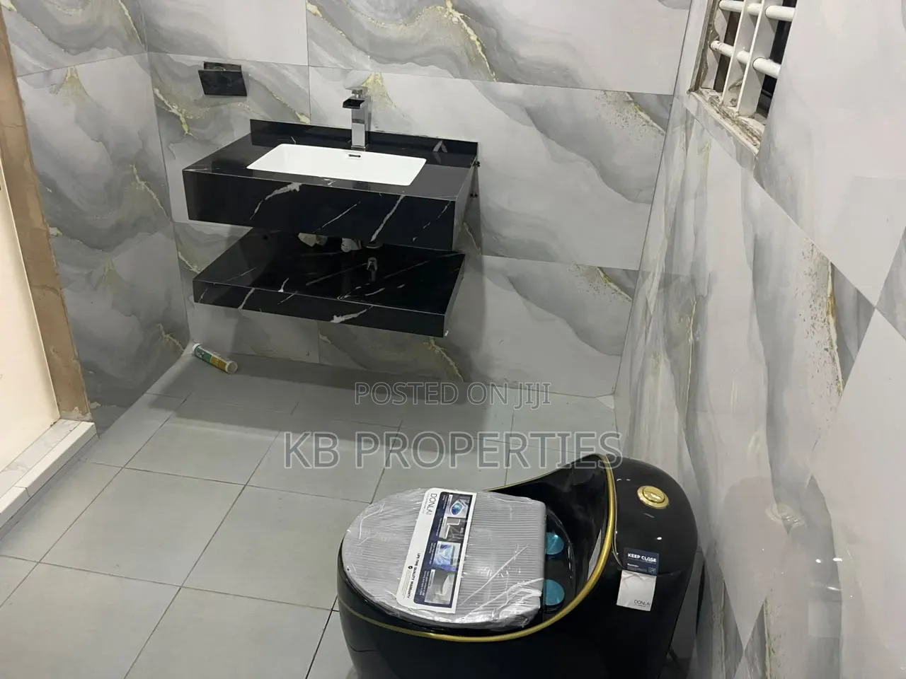3bdrm House in Kb Properties, Lashibi for sale