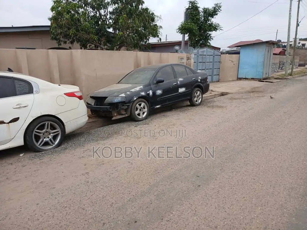Nissan Sunny 2012 Black