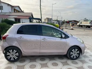 Toyota Vitz 2010 Beige