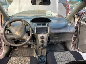 Toyota Vitz 2010 Beige