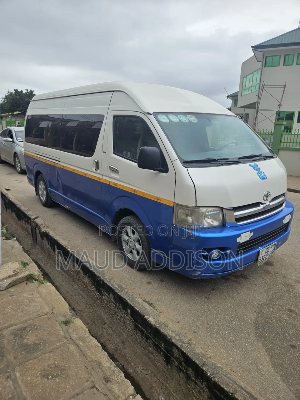 Toyota HiAce 2006 White
