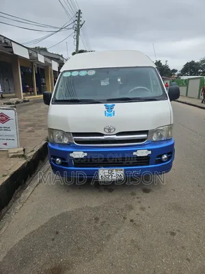 Toyota HiAce 2006 White