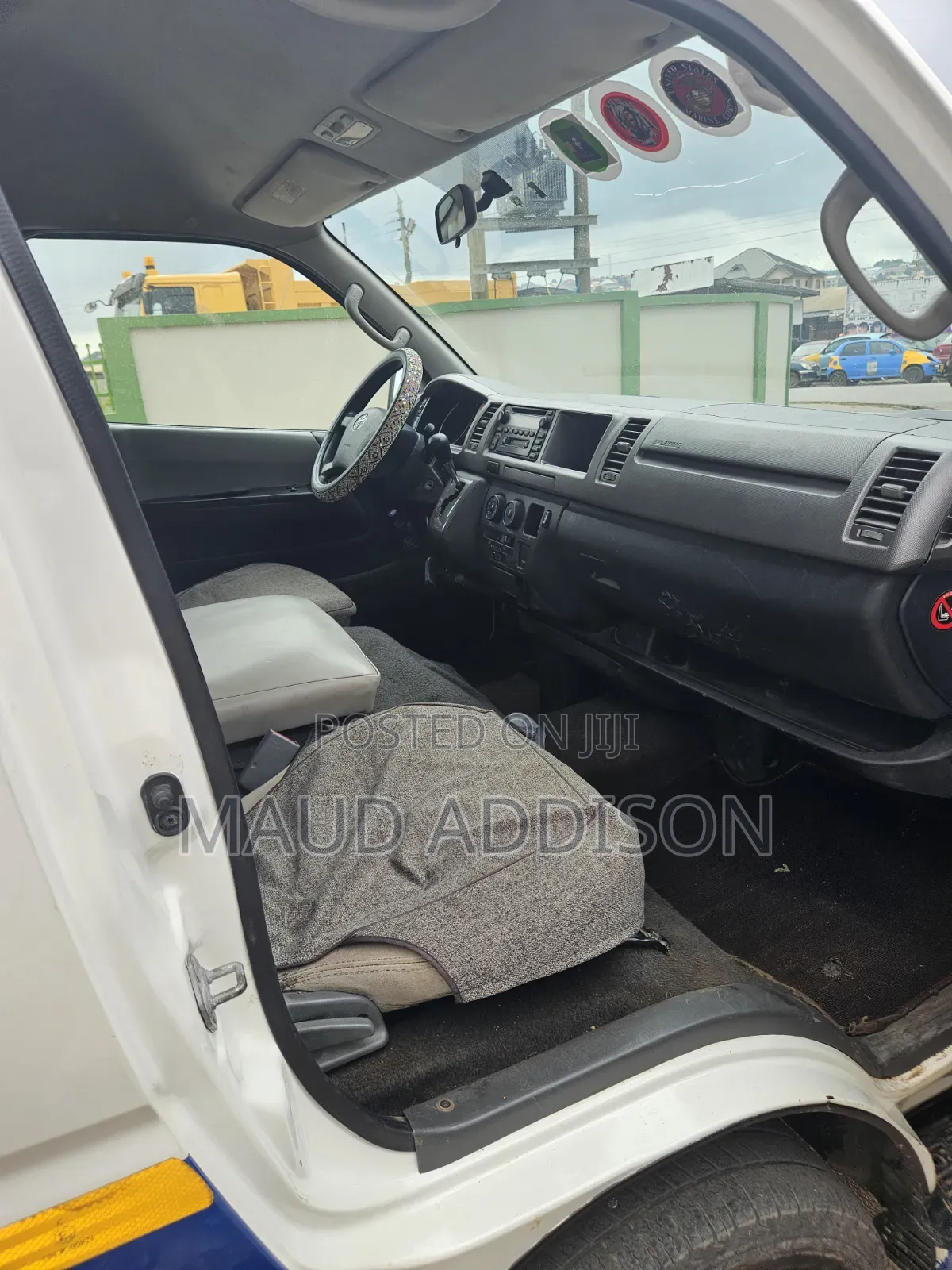 Toyota HiAce 2006 White