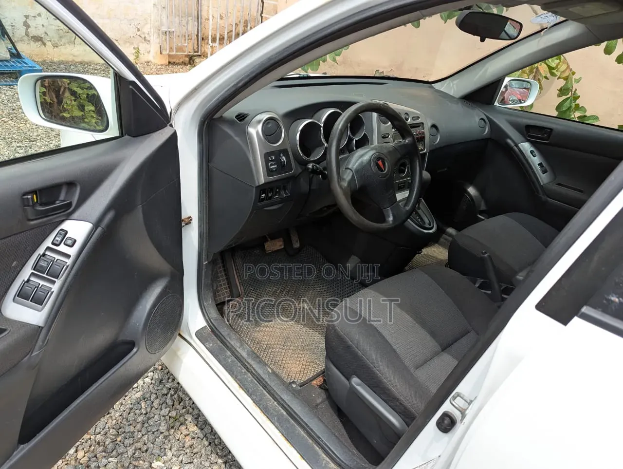 Pontiac Vibe 2008 Off white