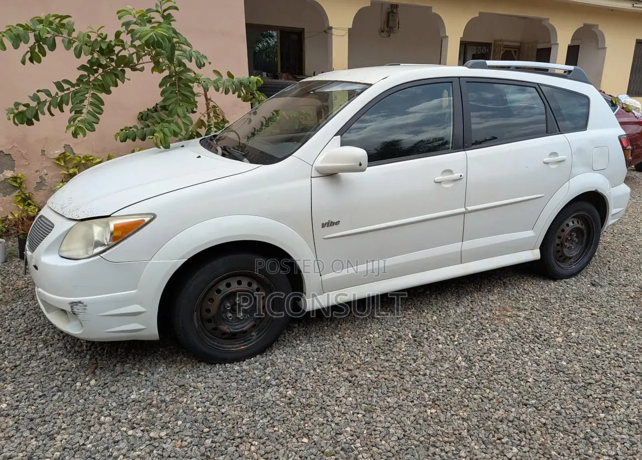 Pontiac Vibe 2008 Off white