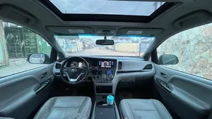 Toyota Sienna 2018 Black