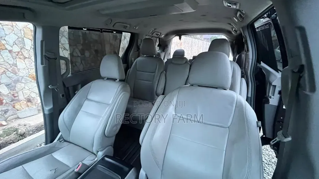 Toyota Sienna 2018 Black