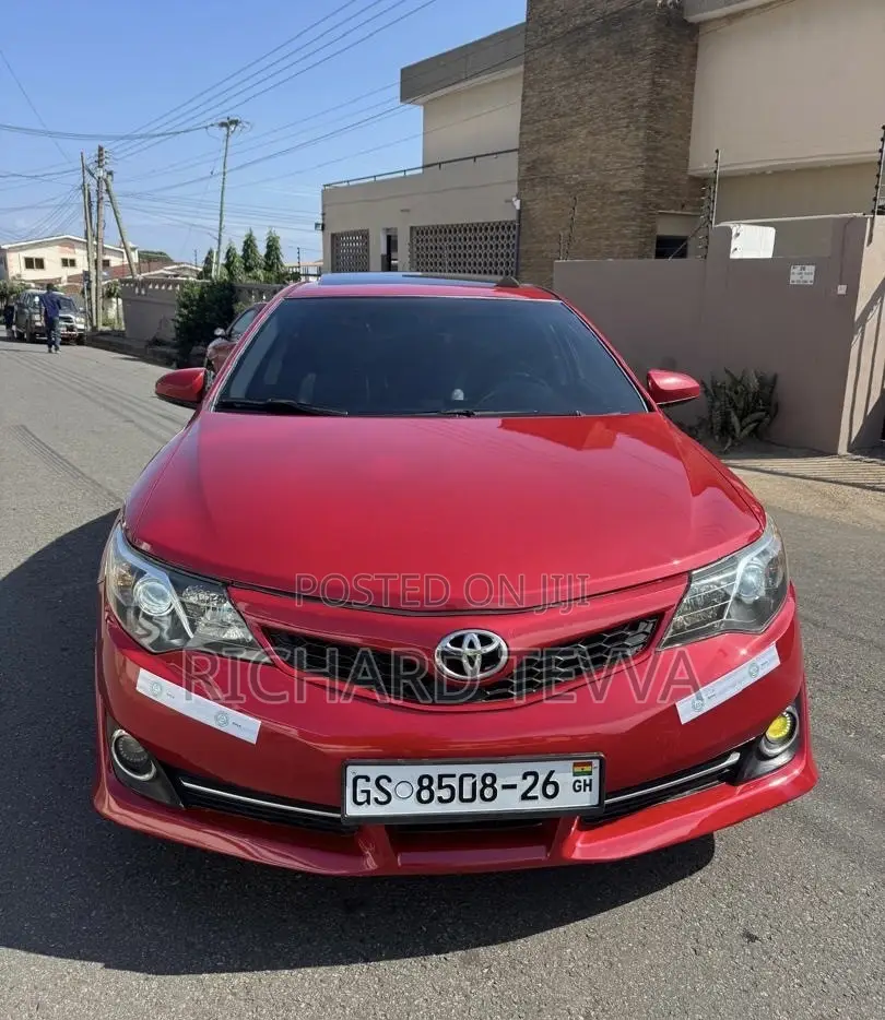Toyota Camry SE Sport 4dr Sedan w/Prod. End 11/13 (2.5L 4cyl 6A) 2014