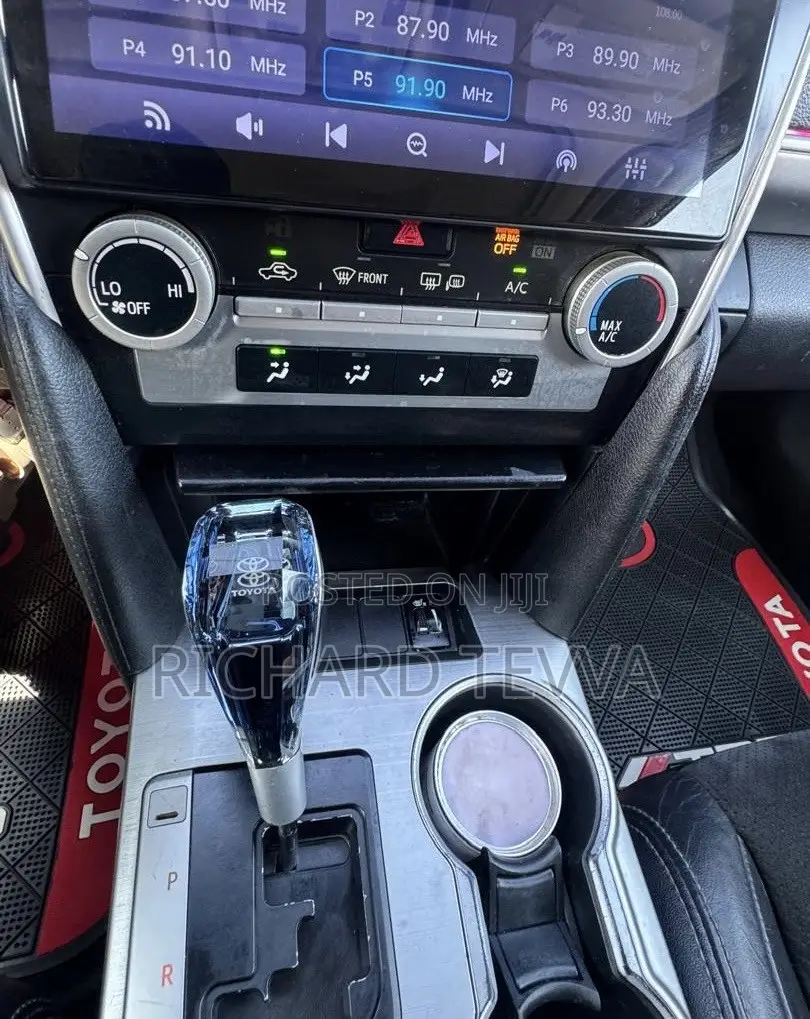 Toyota Camry SE Sport 4dr Sedan w/Prod. End 11/13 (2.5L 4cyl 6A) 2014