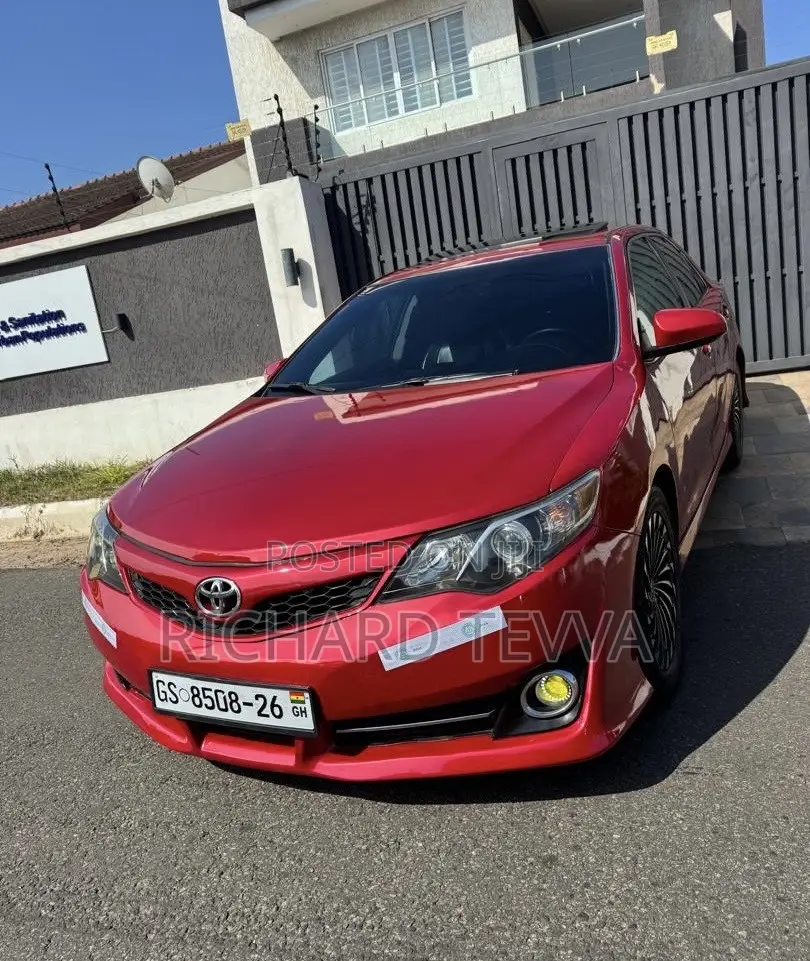 Toyota Camry SE Sport 4dr Sedan w/Prod. End 11/13 (2.5L 4cyl 6A) 2014