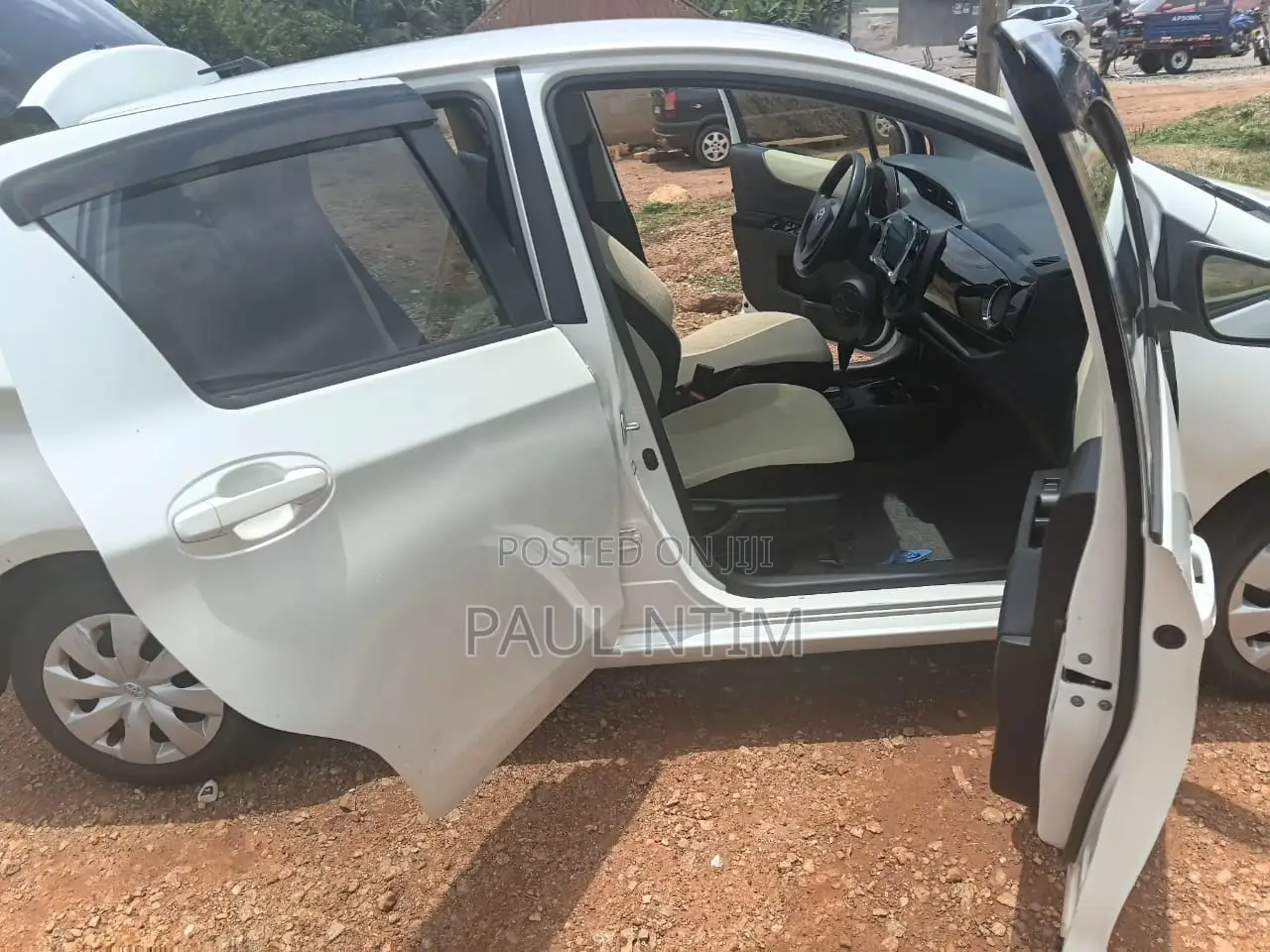Toyota Vitz 2012 White