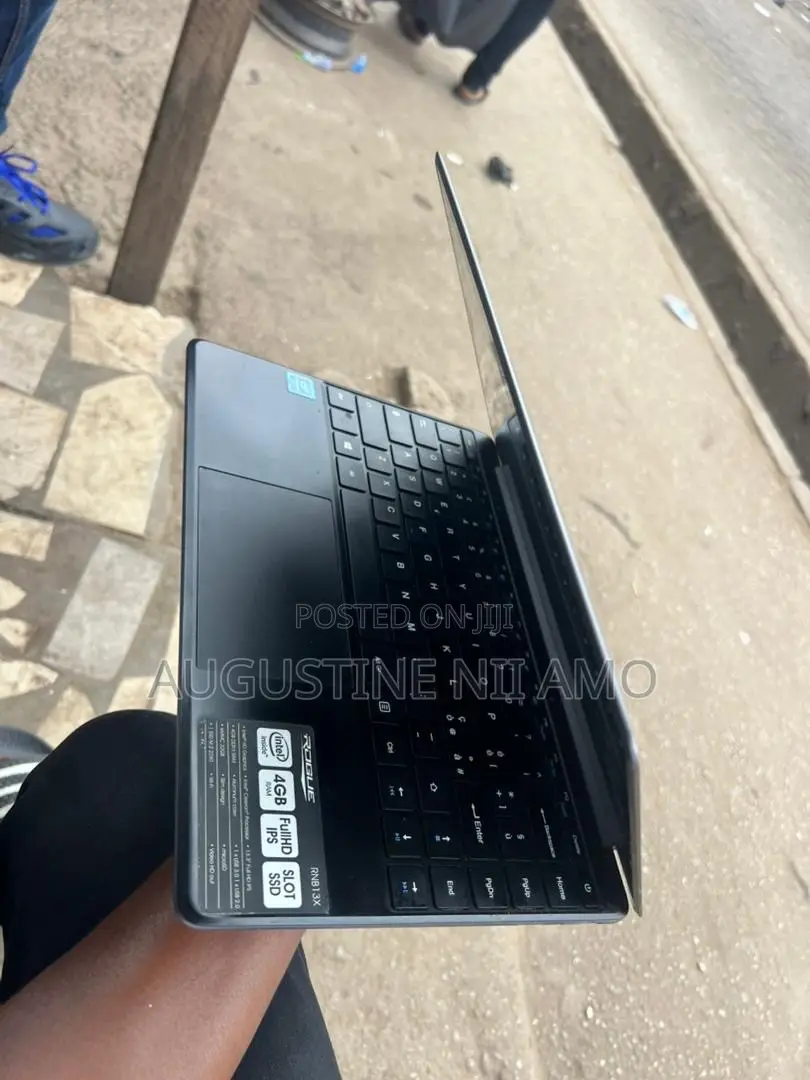 Laptop 4GB Intel SSD 140GB