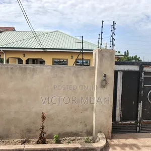 4bdrm Bungalow in Community 25 Tema for rent