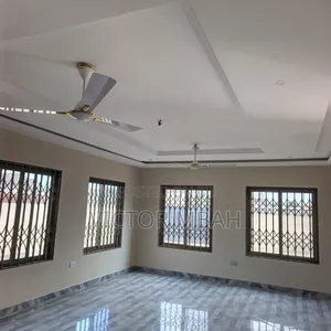 4bdrm Bungalow in Community 25 Tema for rent