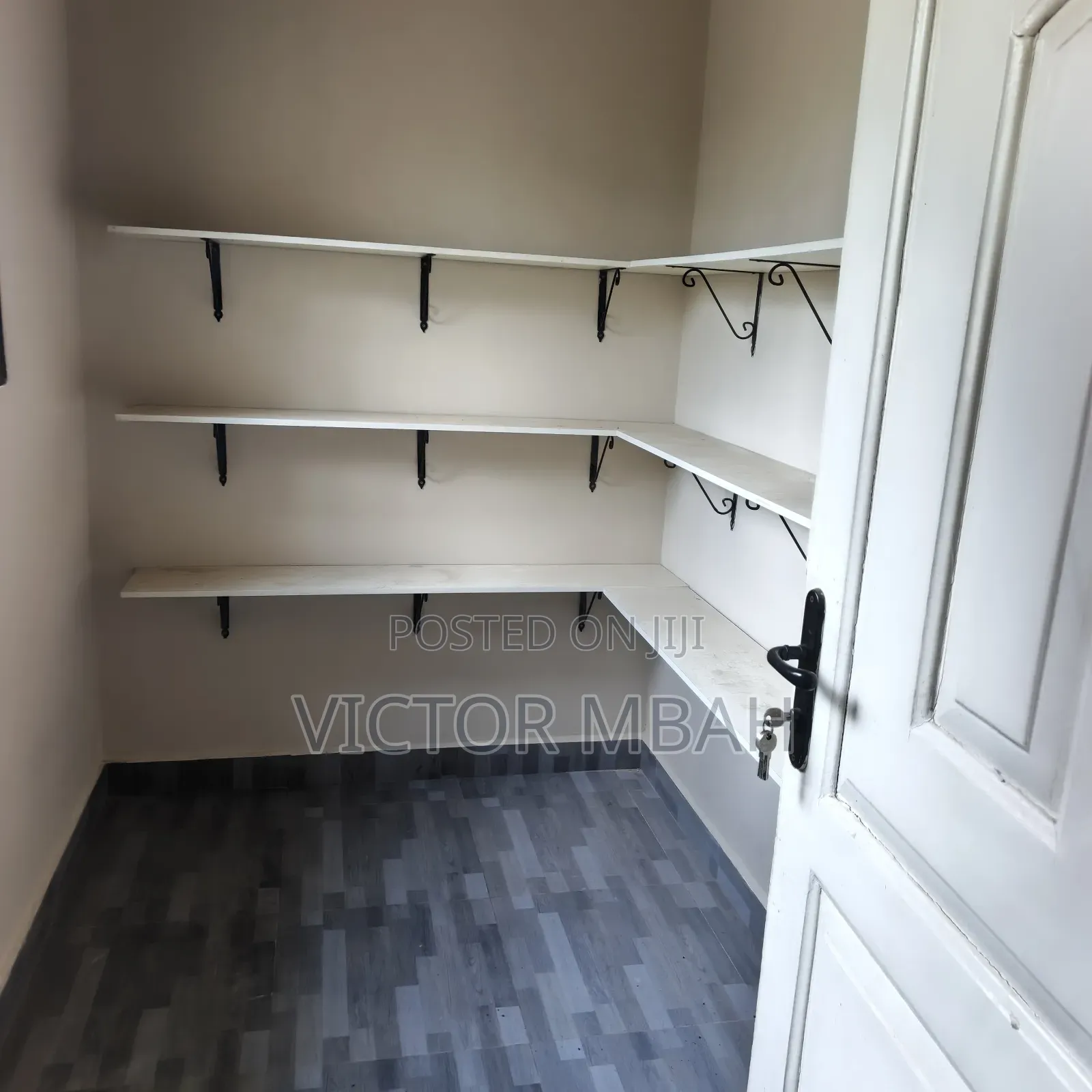4bdrm Bungalow in Community 25 Tema for rent