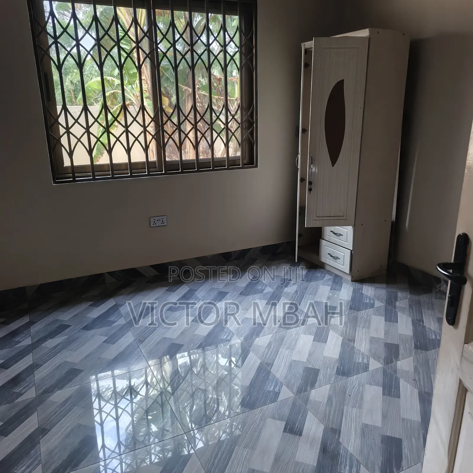 4bdrm Bungalow in Community 25 Tema for rent