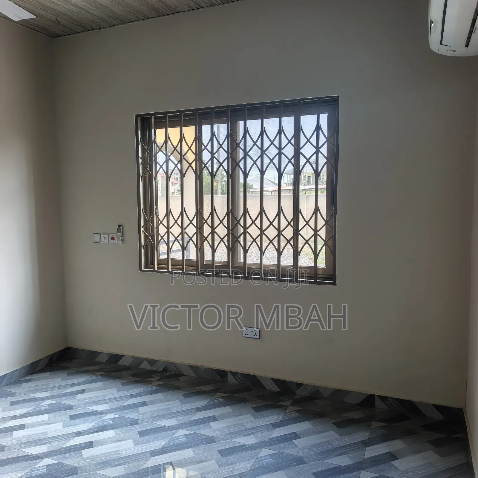 4bdrm Bungalow in Community 25 Tema for rent