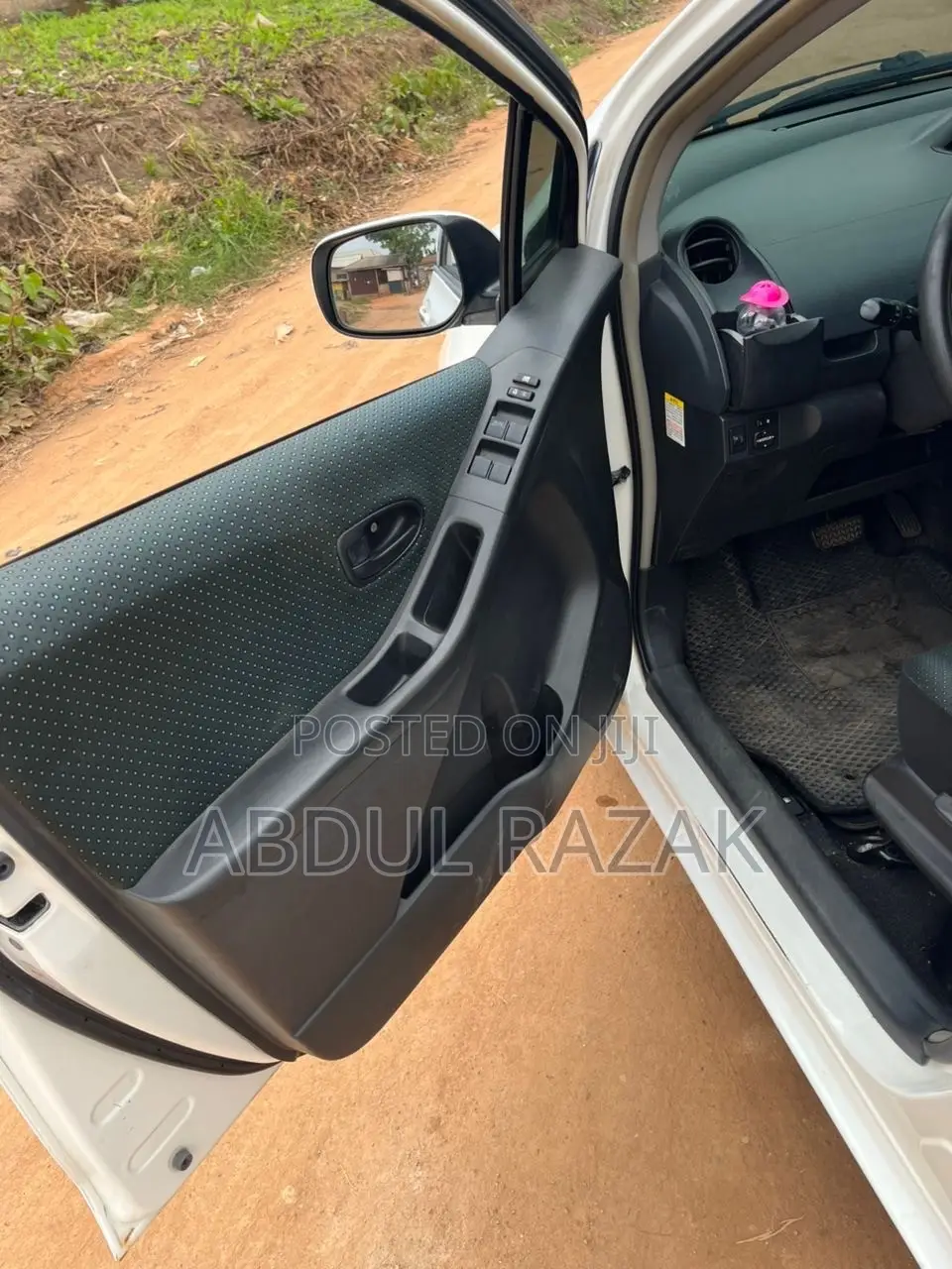 Toyota Yaris 2010 White