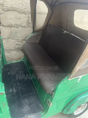 Bajaj RE 2025 Green