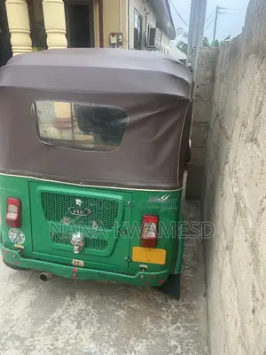 Bajaj RE 2025 Green
