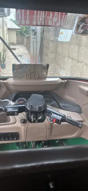 Bajaj RE 2025 Green