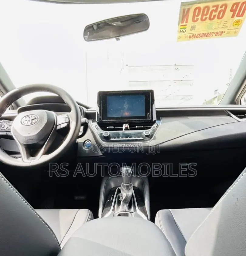 Toyota Corolla Hatchback 2021 White