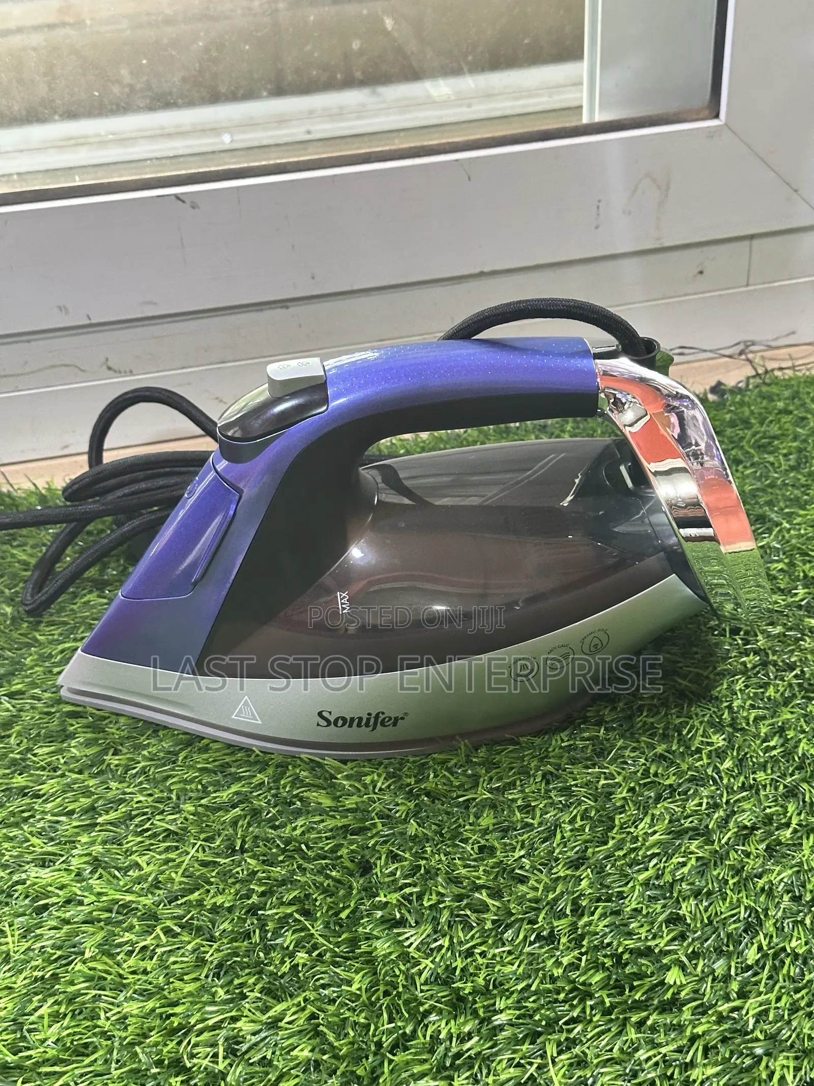 Quality and Classic Sonifer Steam Iron