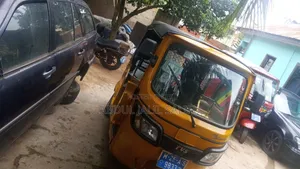 TVS King Deluxe Plus iTouch Start 2025 Yellow