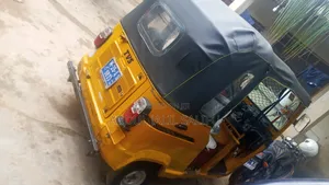 TVS King Deluxe Plus iTouch Start 2025 Yellow