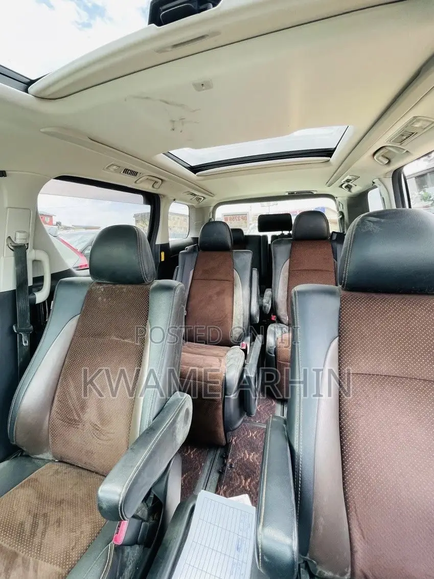 Toyota Alphard 2.4 Petrol FWD 2014 White