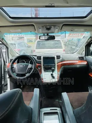 Toyota Alphard 2.4 Petrol FWD 2014 White
