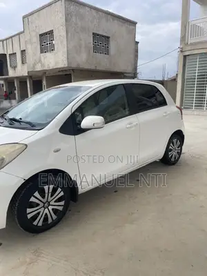 Toyota Vitz 2010 White
