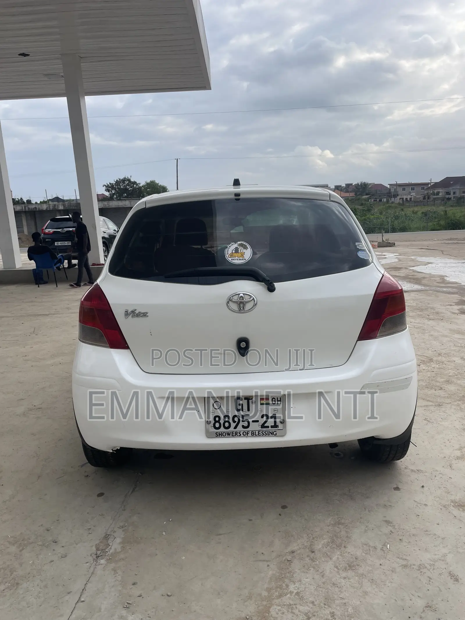 Toyota Vitz 2010 White