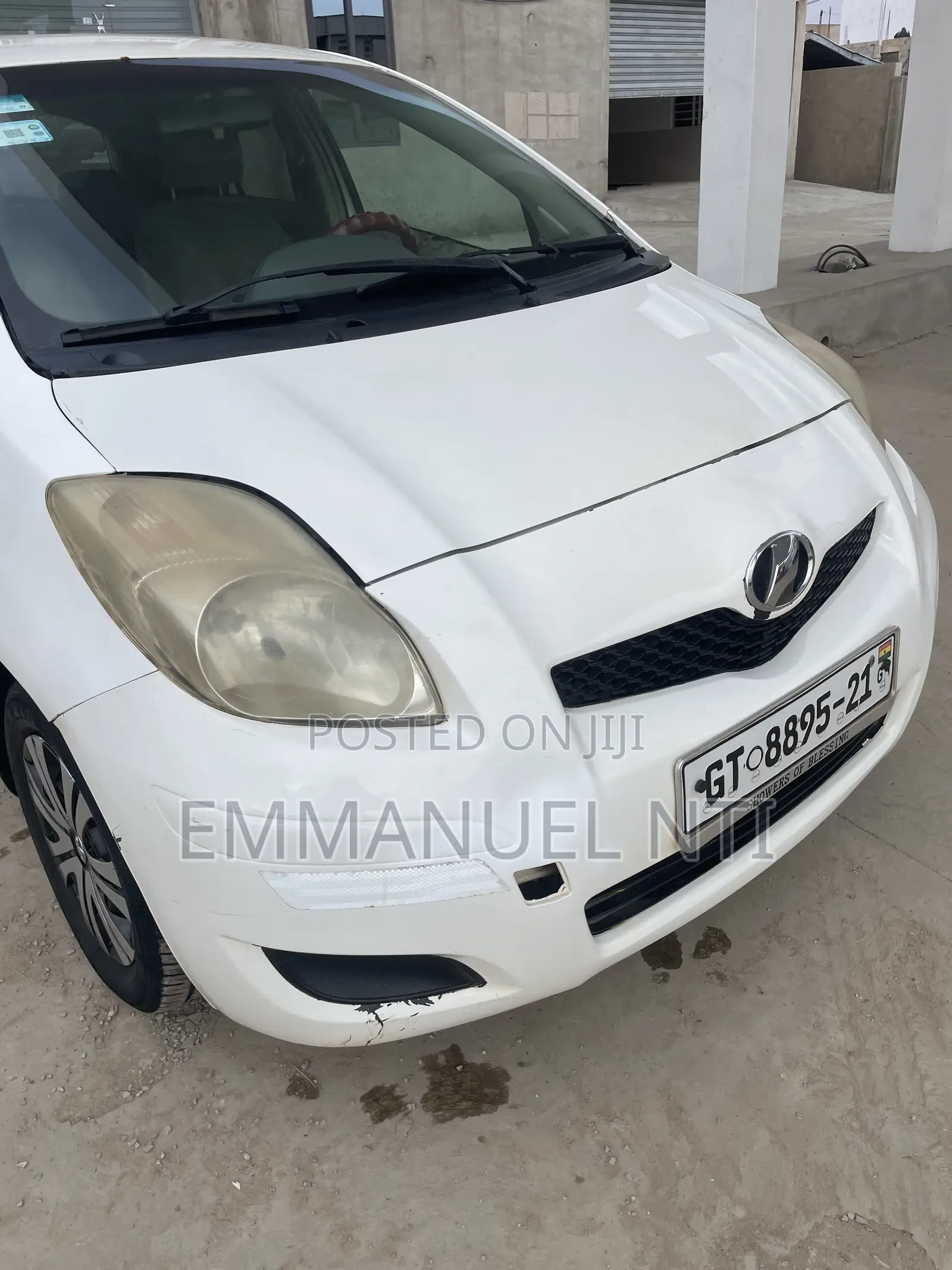 Toyota Vitz 2010 White
