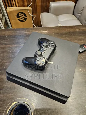 PlayStation 4slim With 6 Games