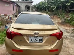 Toyota Corolla 2016 Gold