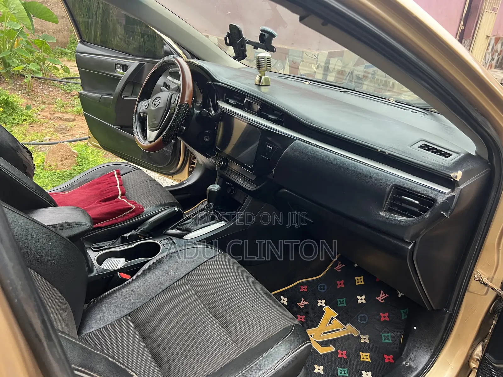 Toyota Corolla 2016 Gold