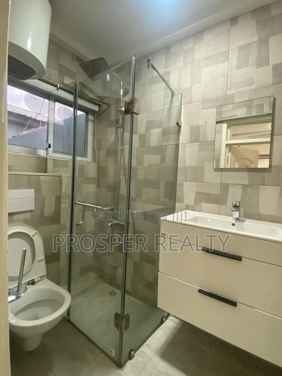 2bdrm Apartment in Borteyman Snnit, Tema Metropolitan for rent