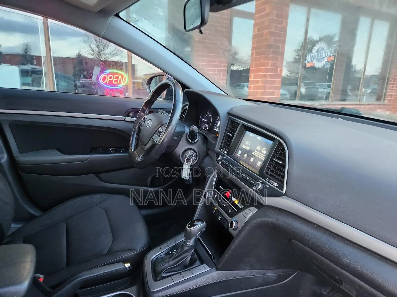 Hyundai Elantra Limited Sedan FWD (2.0L 4cyl 6A) 2017