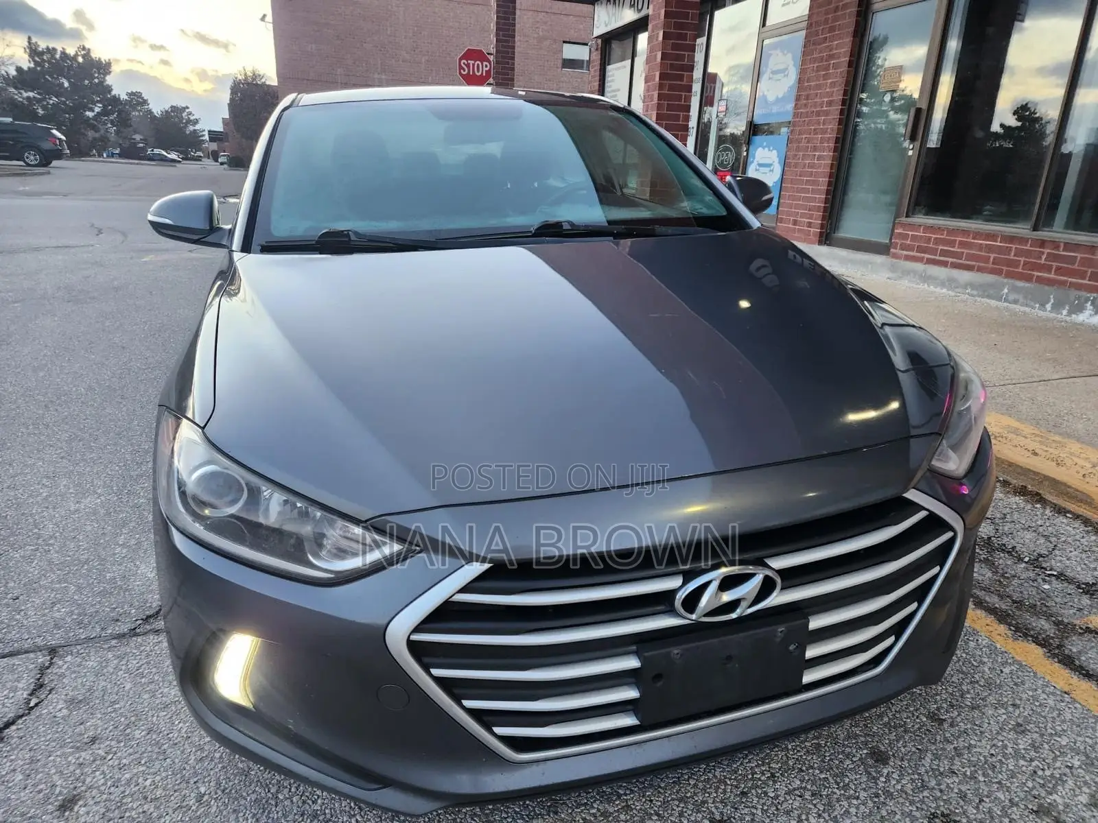 Hyundai Elantra Limited Sedan FWD (2.0L 4cyl 6A) 2017