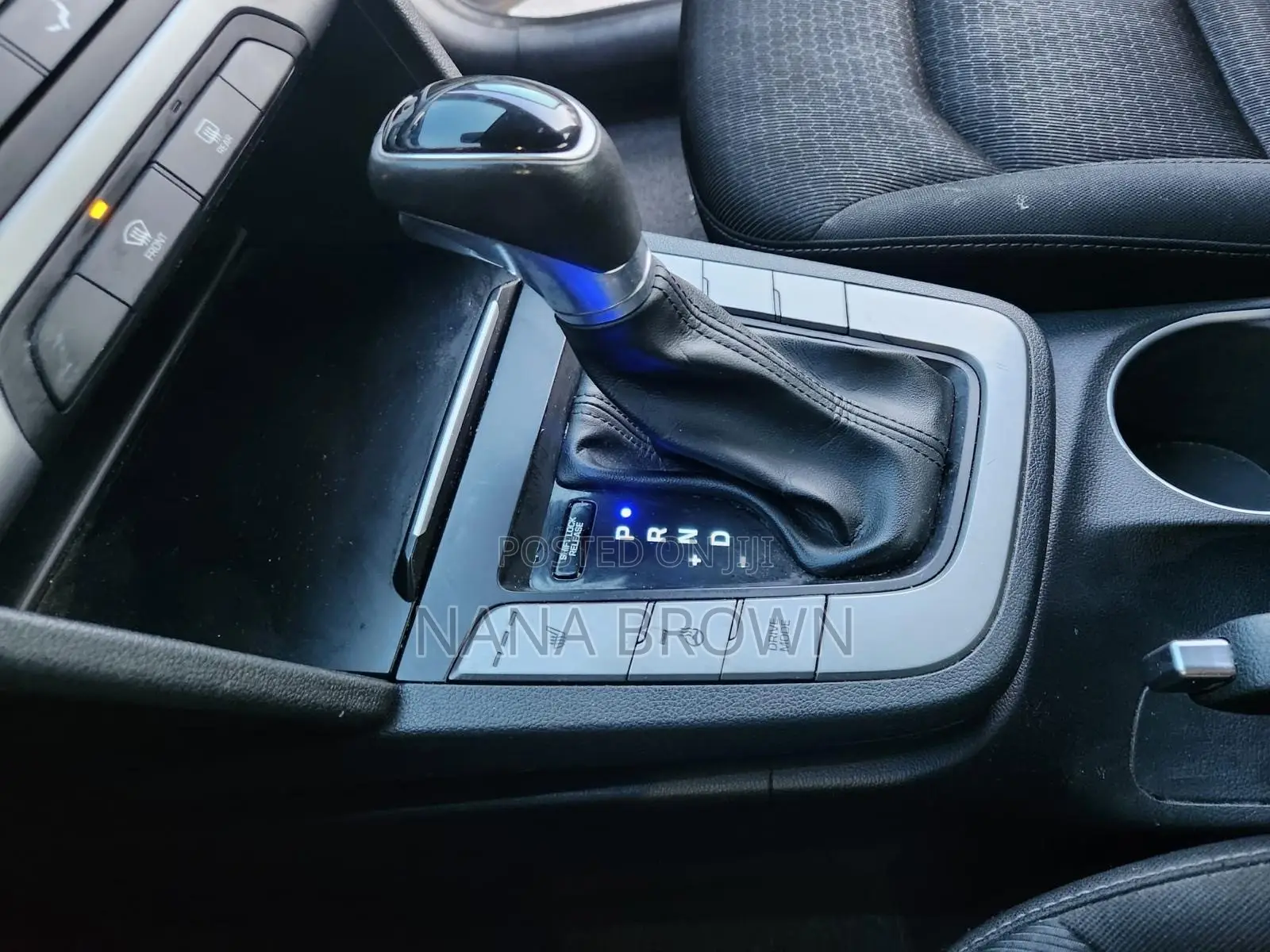 Hyundai Elantra Limited Sedan FWD (2.0L 4cyl 6A) 2017