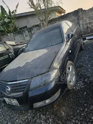 Nissan Sunny 2012 Black