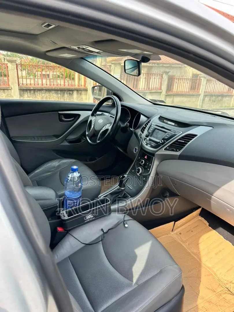 Hyundai Elantra Limited 4dr Sedan (1.8L 4cyl 6A) 2014 Silver