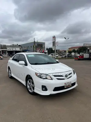 Toyota Corolla 2013 White
