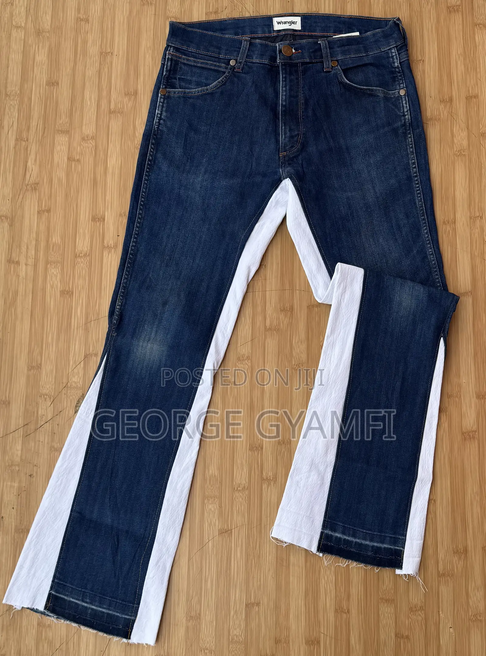 Flared/Bootcut Jeans