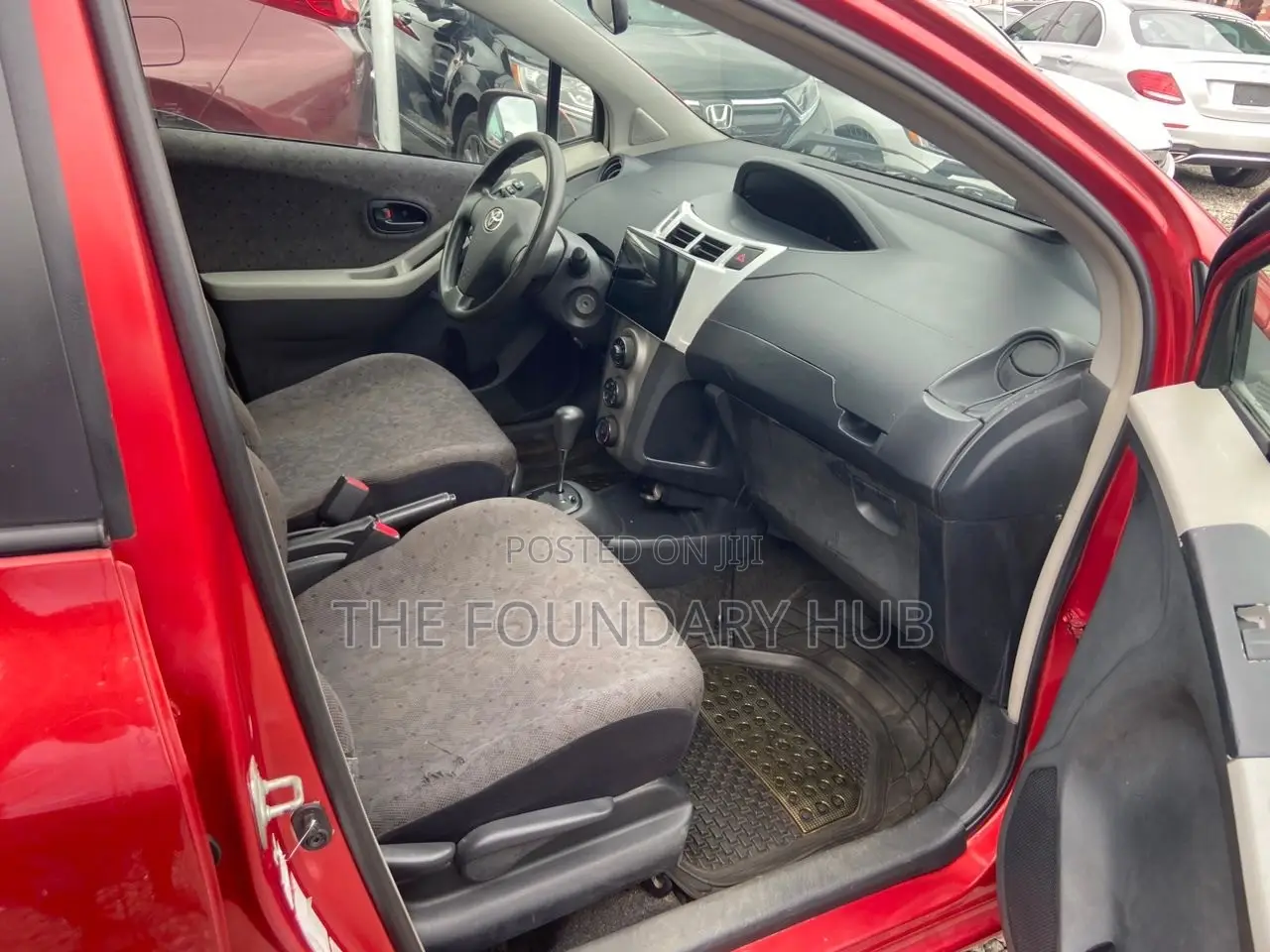 Toyota Vitz 1.3 FWD 5dr 2010 Orange