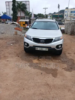 Kia Sorento 2011 Silver