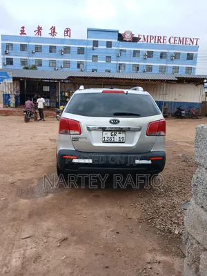 Kia Sorento 2011 Silver