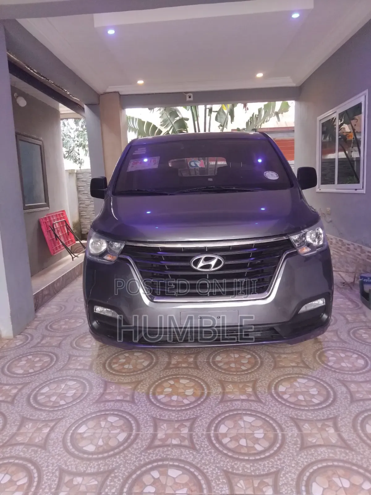 Hyundai H200 2018 Silver